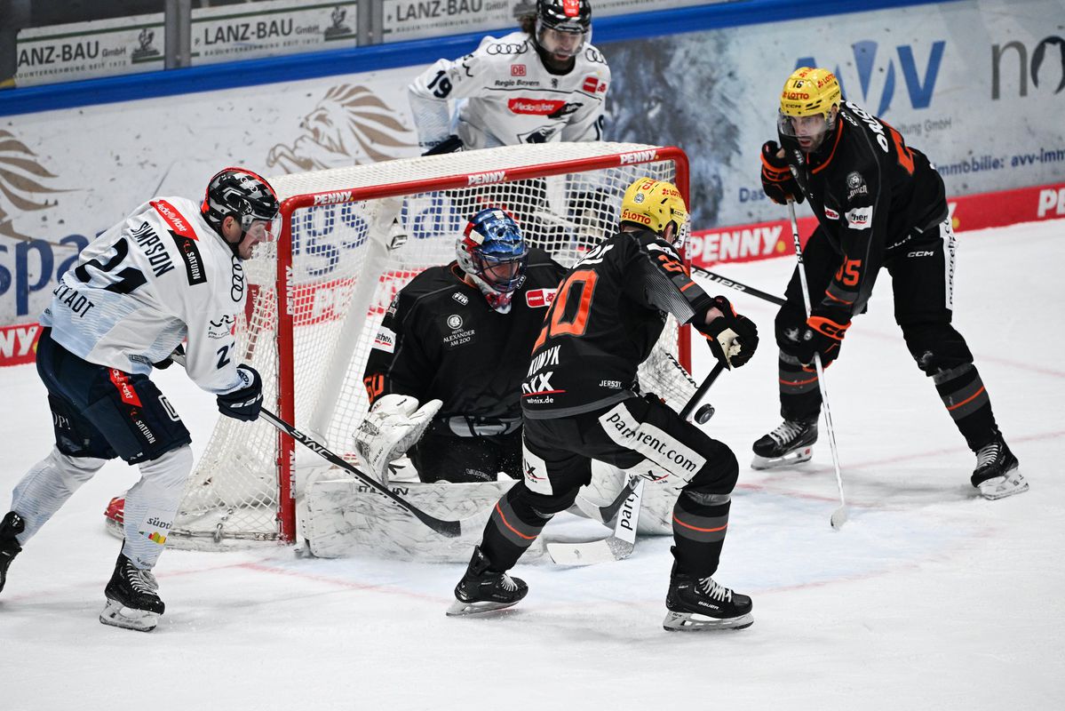 Slovakian Hockey Goalkeeper Július Hudáček Scores Win in Debut for German Club Frankfurt Löwen