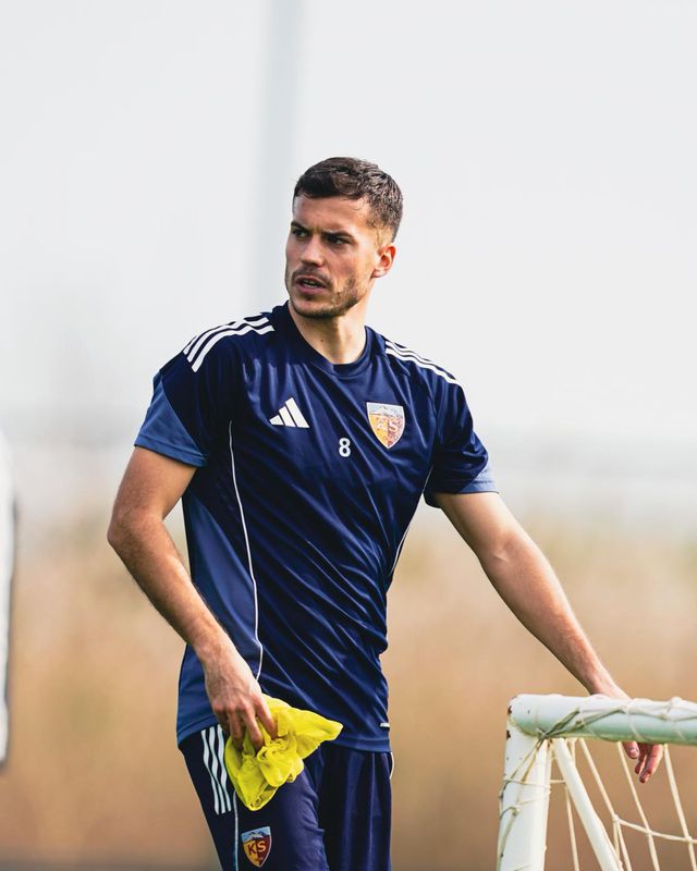 VIDEO Náš reprezentant dal gól v čudnom prípraváku. Vzplanuli vášne, Česi sa báli o zdravie a nedohrali