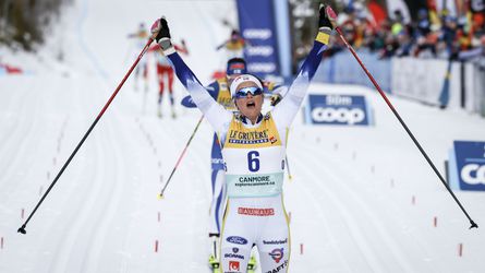 Beh na lyžiach-SP: Karlssonová ovládla preteky s hromadným štartom, dosiahla 10. víťazstvo