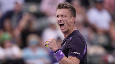 ATP Madrid: Lehečka oslavuje postup do semifinále, Medvedev mu skrečoval pre zranenie