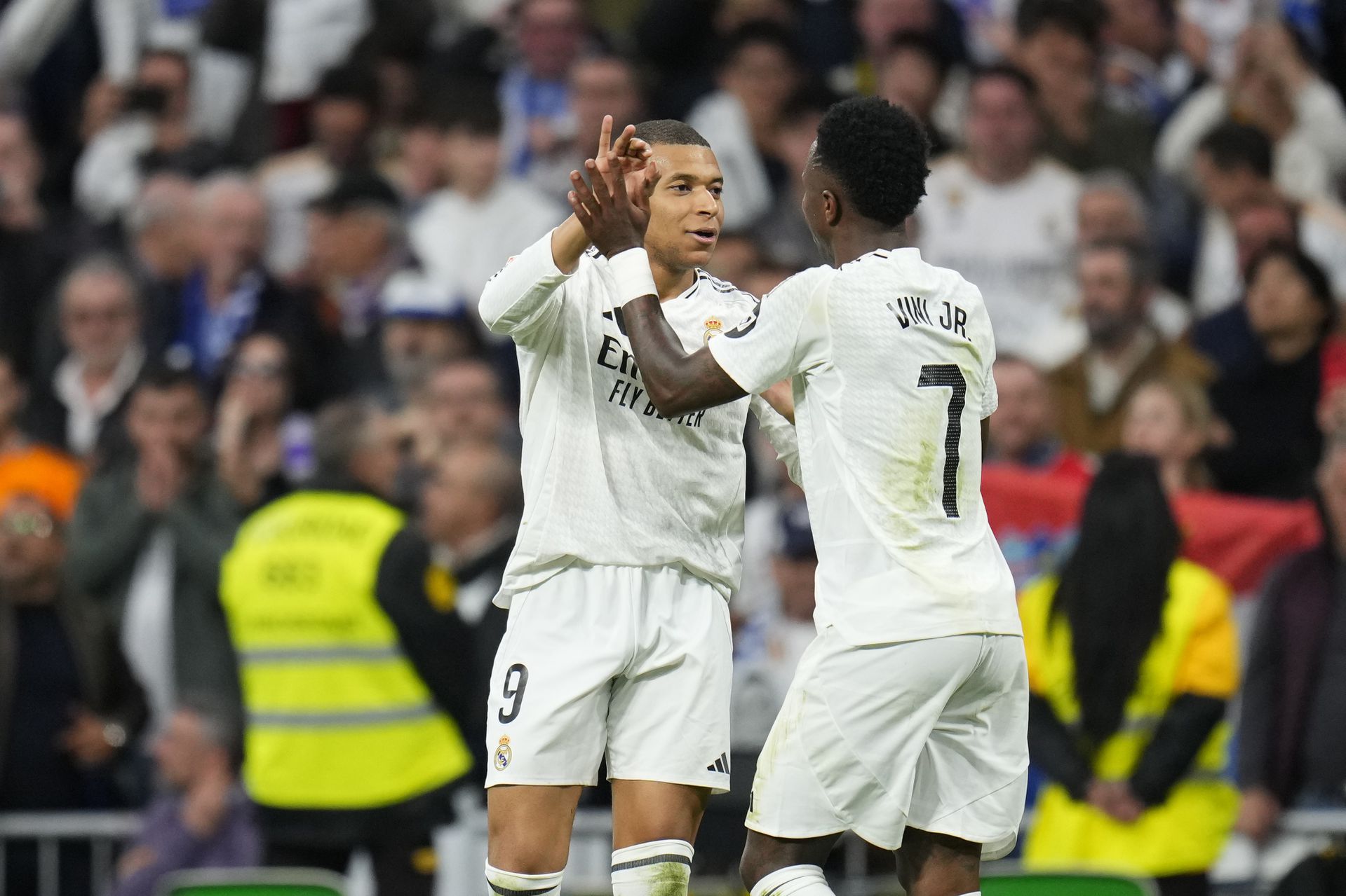 Kylian Mbappé a Vinícius Júnior, zdroj: SITA/AP