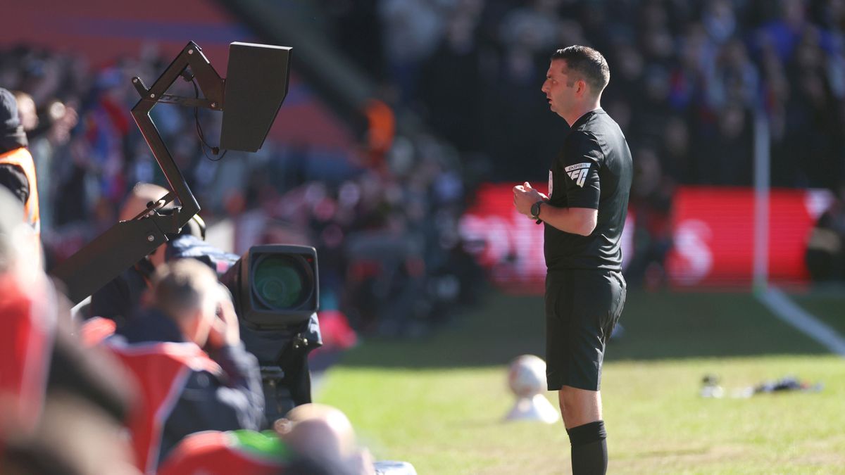 Používanie systému VAR už v prvých kolách pohára? V Nemecku to nevylučujú