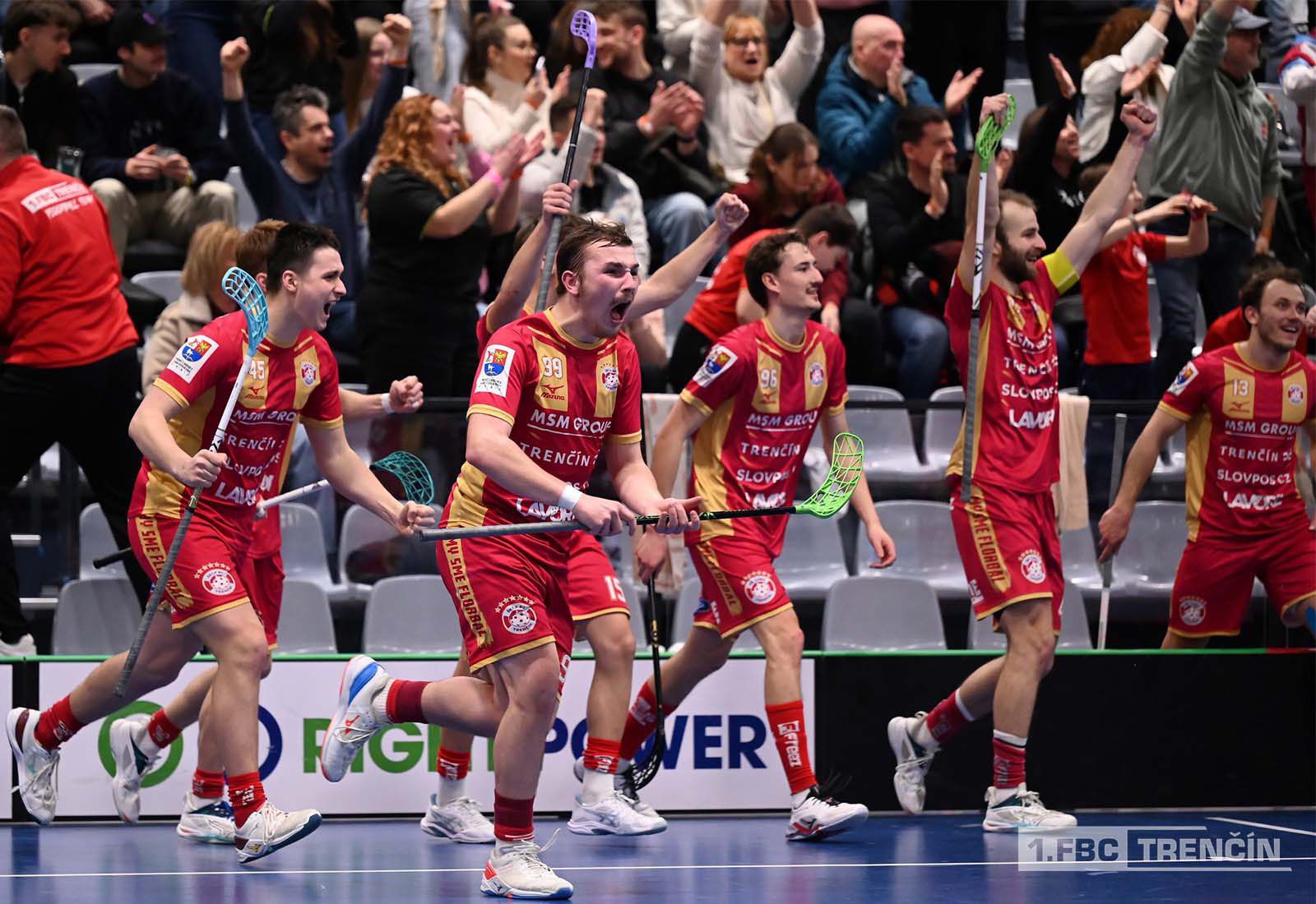 Radosť hráčov ŠK FBC Trenčín. Zdroj: ŠK 1. FBC Trenčín / FB