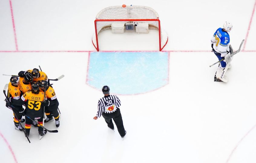 Nemecko - Kazachstan (MS v hokeji 2025). Zdroj: IIHF.com