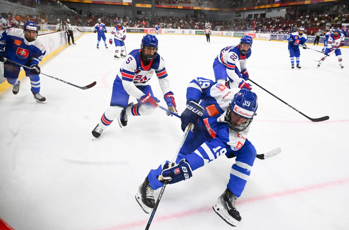 Spravte si Silvester s hokejom na JOJ Šport: Po silných číslach mladých Slovákov proti USA prichádza zápas so Švajčiarmi