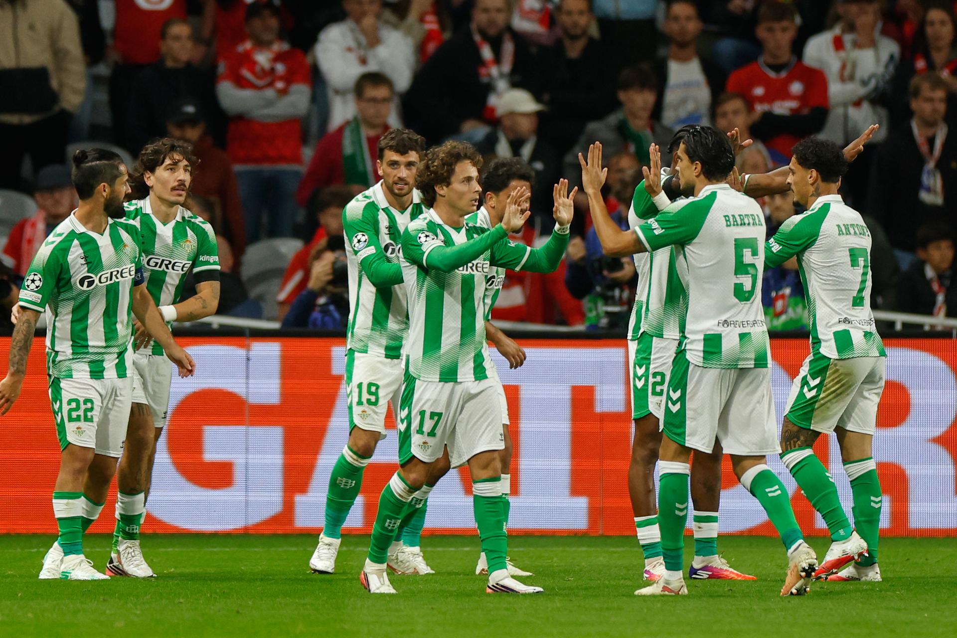 Futbalisti Betisu Sevilla. Zdroj: SITA/AP