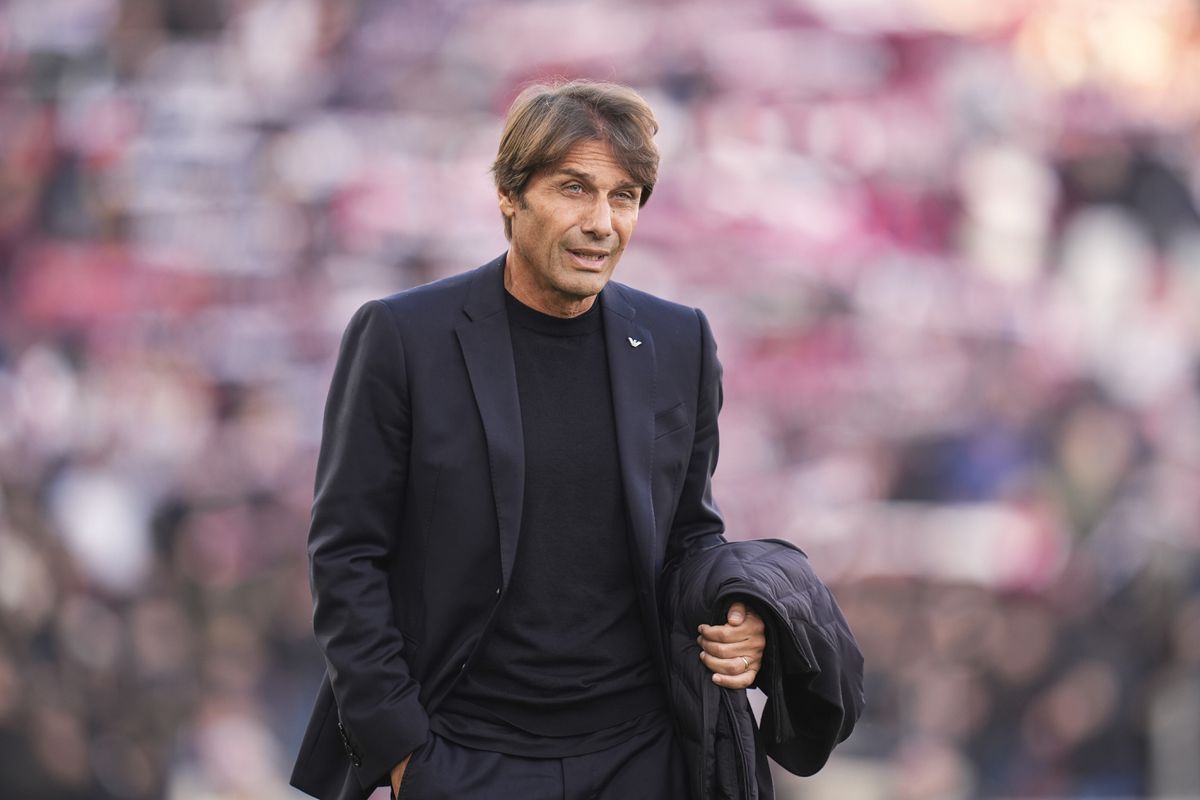 Hlúposti a rozprávky. Prezident Neapola poprel fámy o trénerovi Stanislava Lobotku