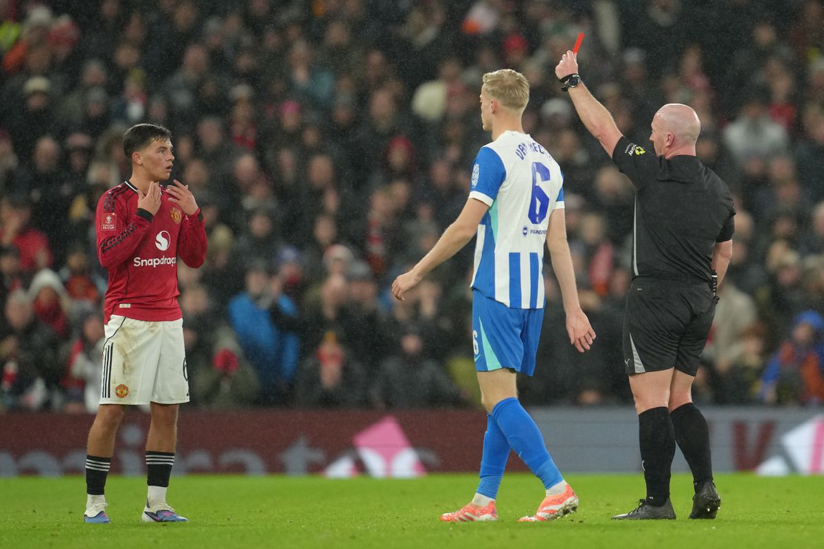 Trpká pilulka pre mladý talent United, po skrate videl červenú kartu: Všetkých som sklamal