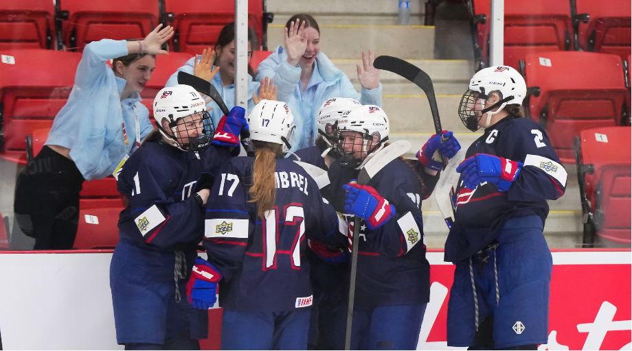 MS žien v hokeji U18: Debaklu sa nevyhlo ani Česko. USA sa opäť odtrhli z reťaze