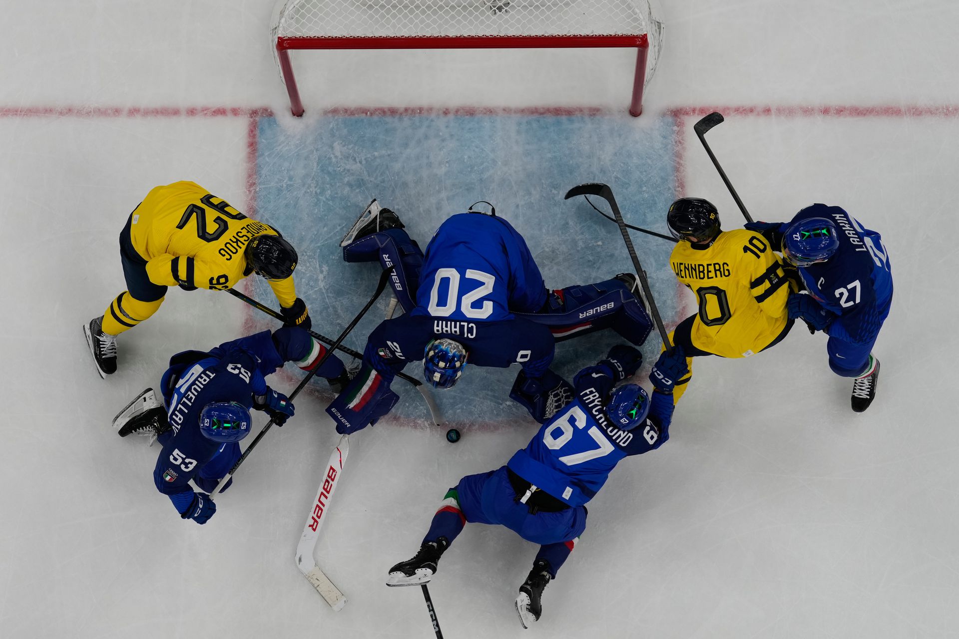 Damian Clara držal Talianov nad vodou. Zdroj: SITA/AP