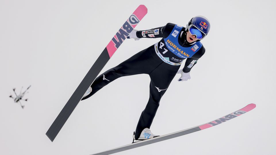 Skoky na lyžiach: Kobajaši triumfoval v Trondheime a znížil manko na Krafta