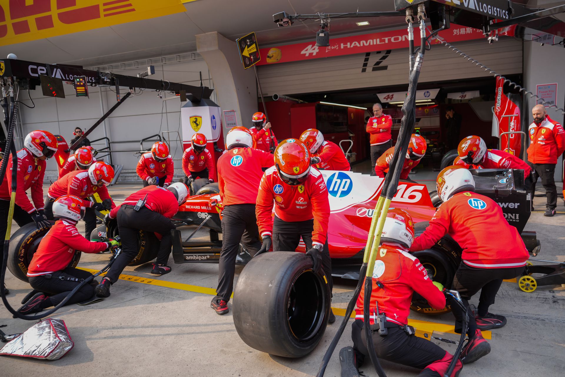 Box Ferrari v Číne. Zdroj: SITA/AP