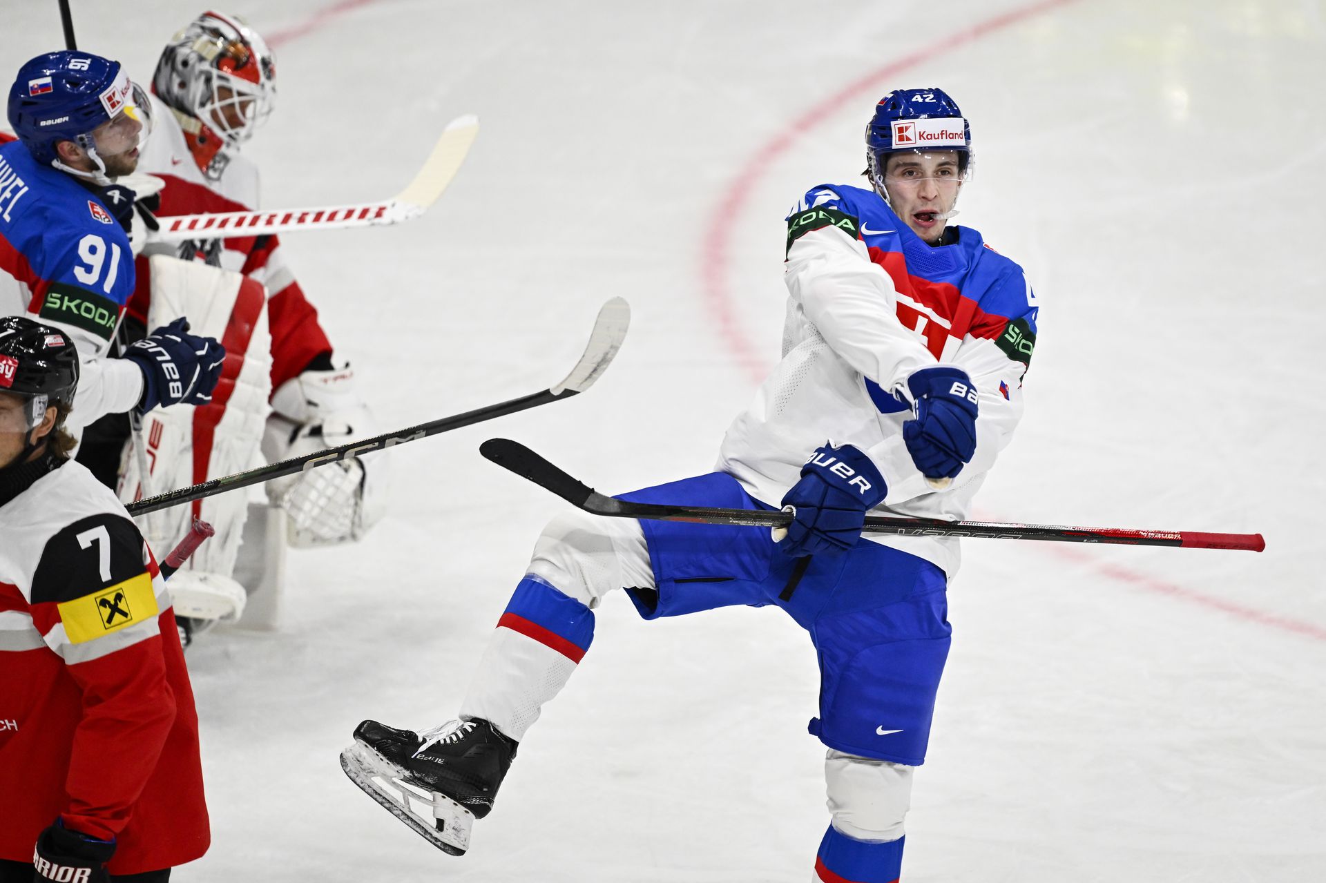 Rakúsko - Slovensko (MS v hokeji 2025). Zdroj: SITA/AP