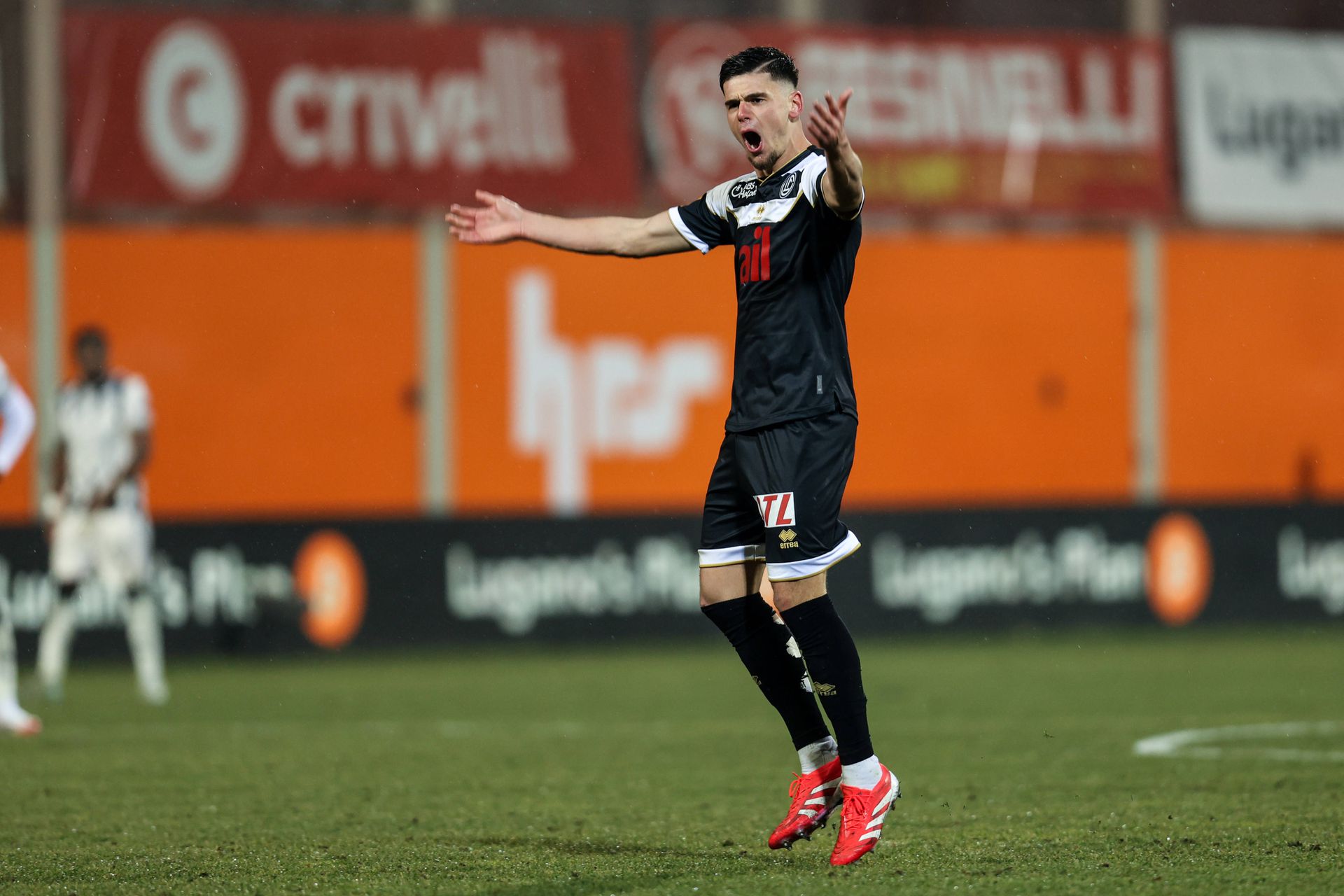 Albian Hajdari v drese FC Lugano. Zdroj: Imago