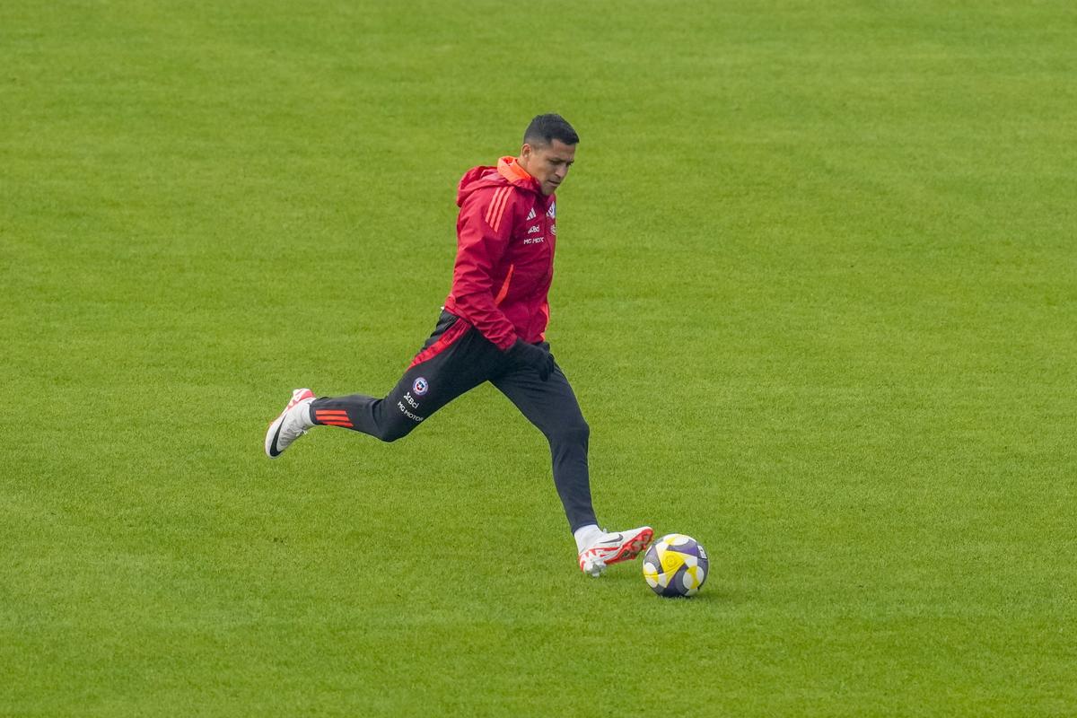 Je to oficiálne. Alexis Sanchez má nový klub, bude pokračovať v zámorí