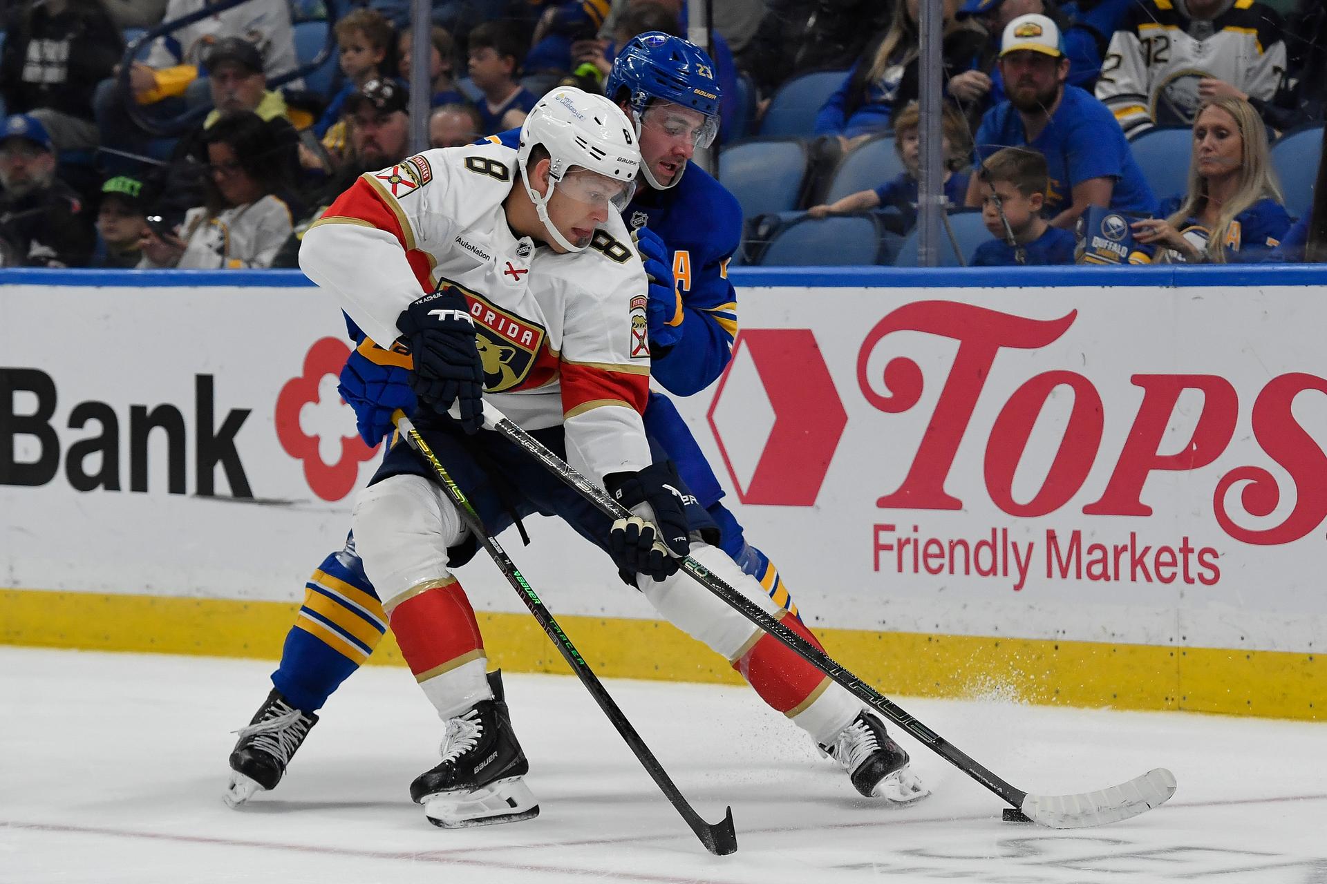 Brady Tkachuk v zápase Buffalo Sabres - Florida Panthers. Zdroj: SITA/AP