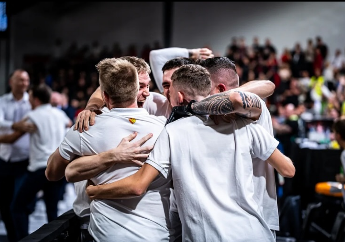 Historický večer Patriotov. Levice nechali na palubovke srdce, ožila celá bratislavská hala