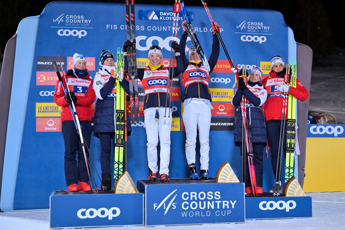 Beh na lyžiach SP: V tímšprinte mužov a žien triumfovali severské krajiny