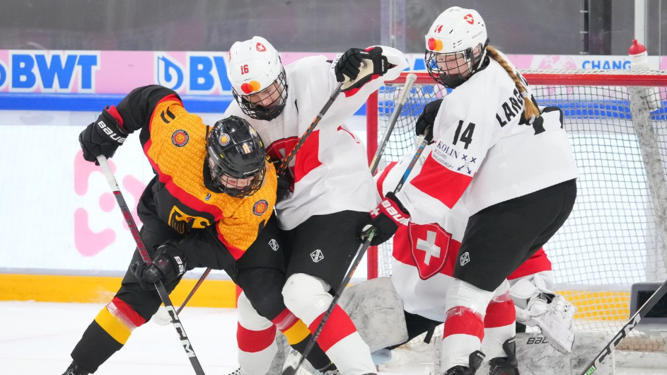 MS žien v hokeji U18: V boji o záchranu úspešnejšie Švajčiarky