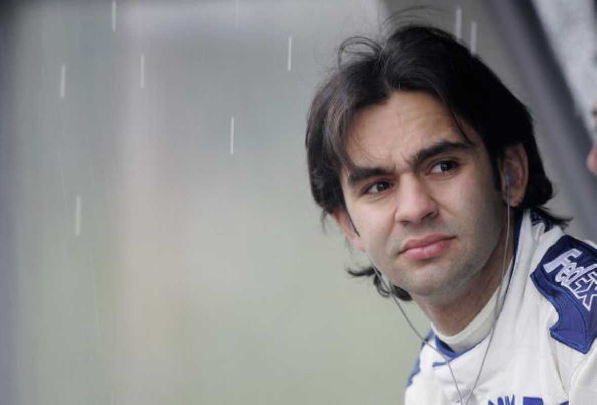 Išiel podporiť syna, skončil v rukách polície. Bývalý pilot Formuly 1 si zavaril