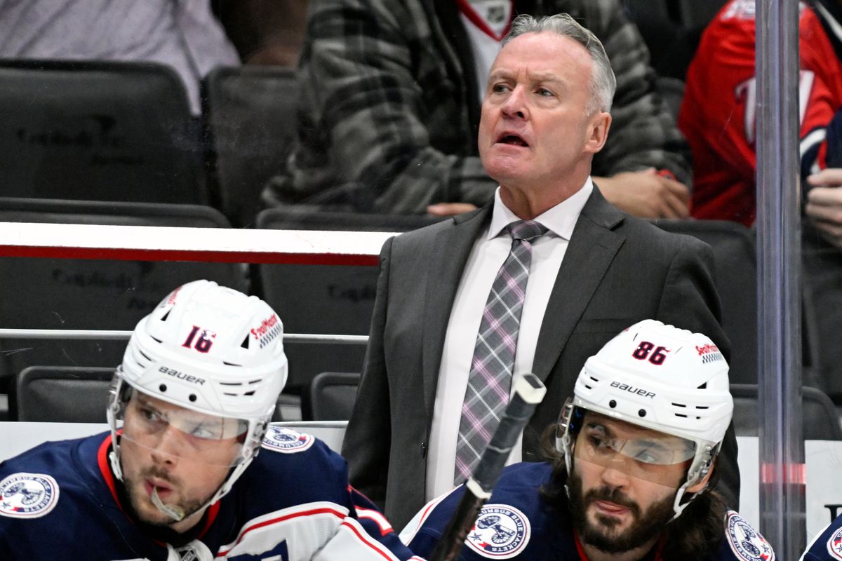 Prvá zmena v tejto sezóne. NHL bude mať nového najstaršieho trénera