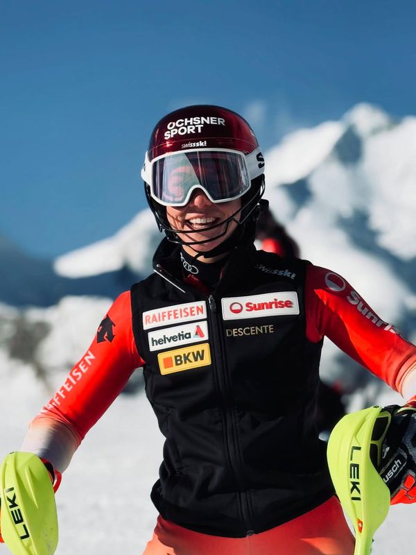 Pracovala na stavbe a darovala vlasy. Vyučená podlahárka ohromila svet lyžovania