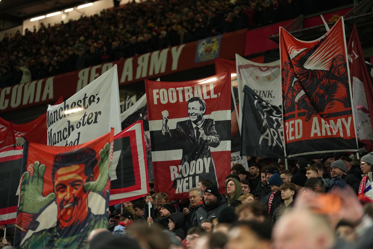 Bývalý kapitán Manchestru United hovorí o kontraproduktívnom kroku v klube: Skončite s experimentmi!