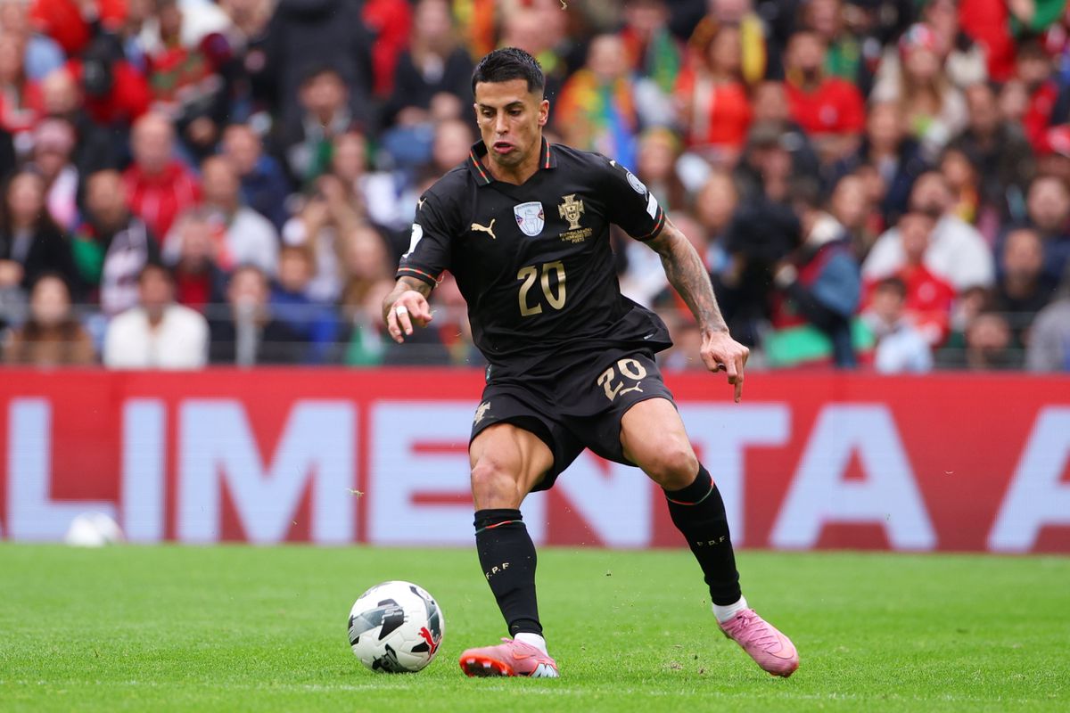 Nad iným klubom nepremýšľal. Portugalský reprezentant si opäť zahrá za Barcelonu