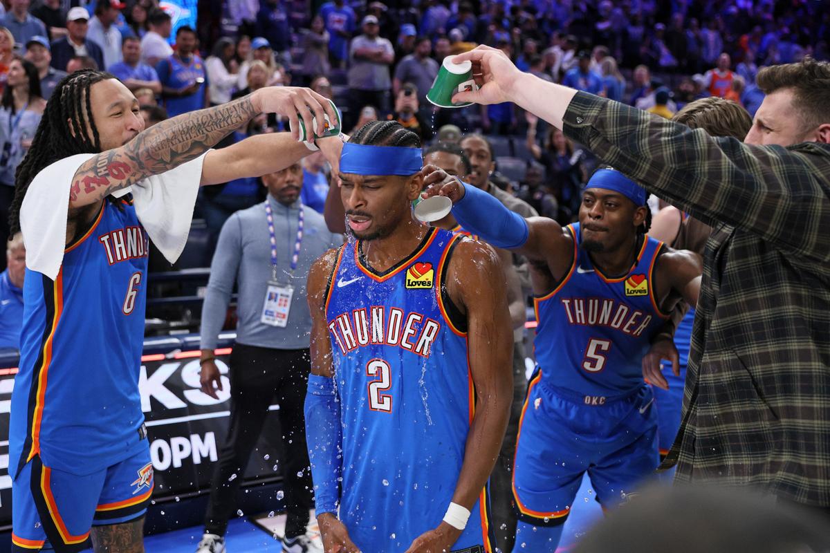 VIDEO NBA: Dramatický súboj lídrov konferencií. O víťazovi sa rozhodlo v predĺžení
