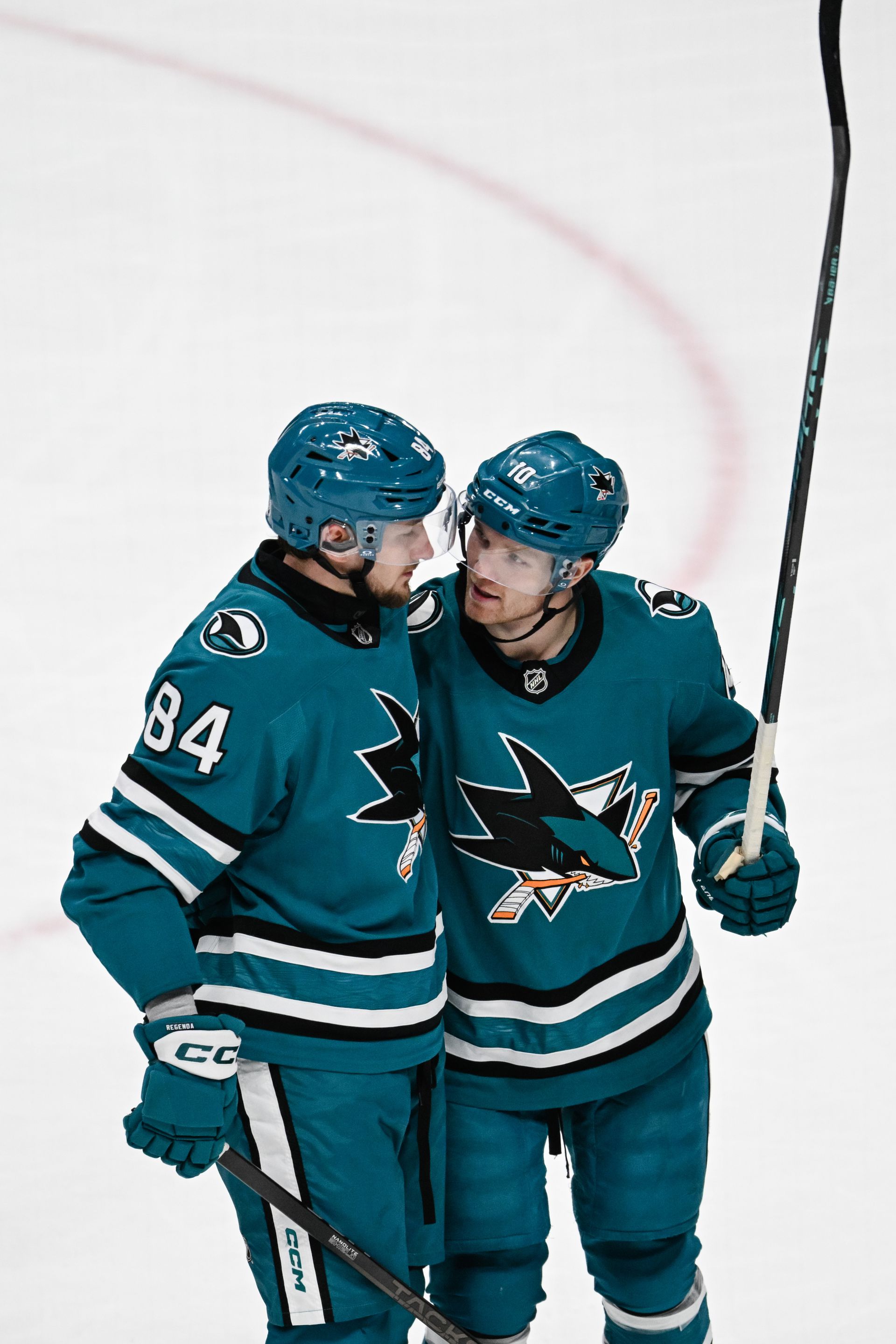 Pavol Regenda a Ty Dellandrea. zdroj: SITA/AP