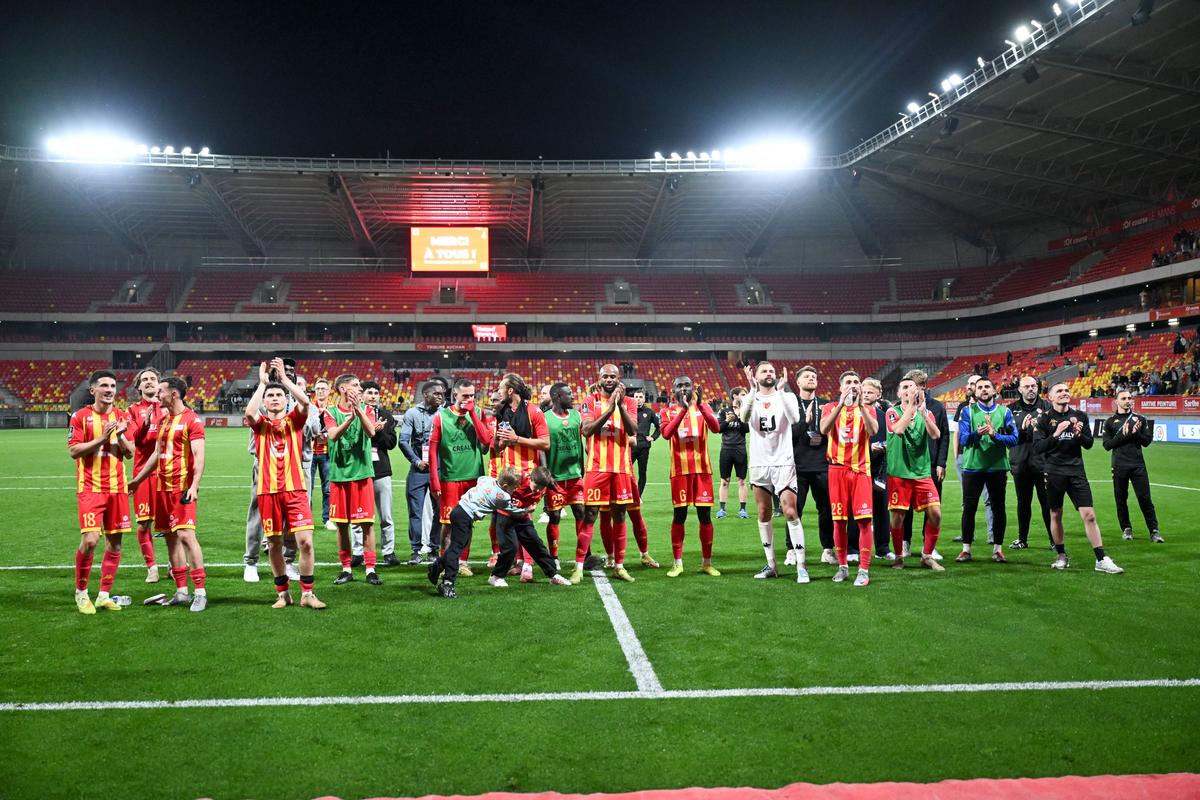Svetlice fanúšikov im zabezpečili postup. Le Mans postúpil po 16 rokoch do Ligue 1