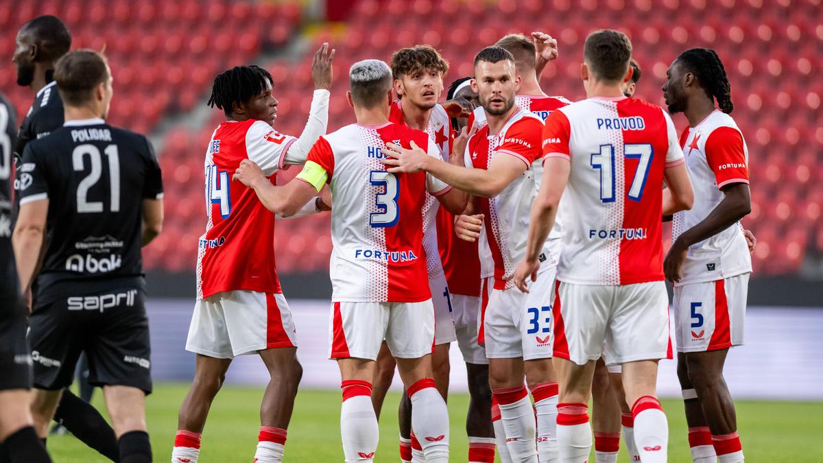 Slavia Praha získala titul pred prázdnymi tribúnami | Šport.sk