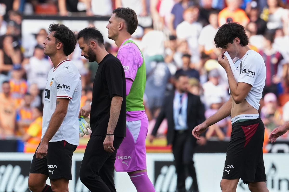 Veľké čistky v tradičnom klube La Ligy. Vedenie odvolalo trénera aj výkonného riaditeľa