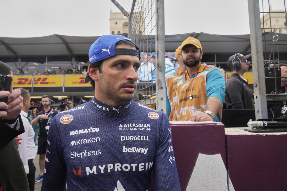 Je Sainzova účasť na VC Brazílie v ohrození? Williams hovorí o jazdcovej zdravotnej indispozícii