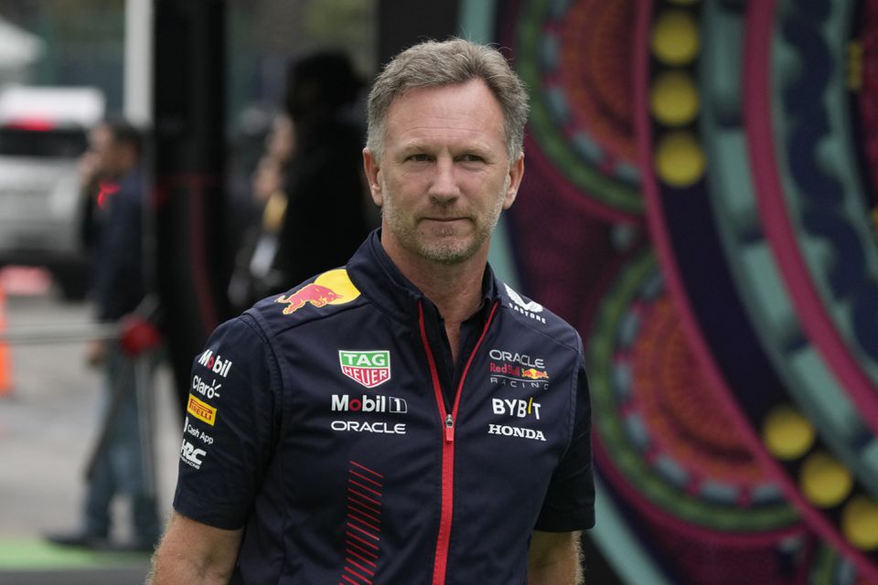 Šéf tímu Red Bull reagoval na vyjadrenia Lewisa Hamiltona: Myslím si, že má selektívnu pamäť