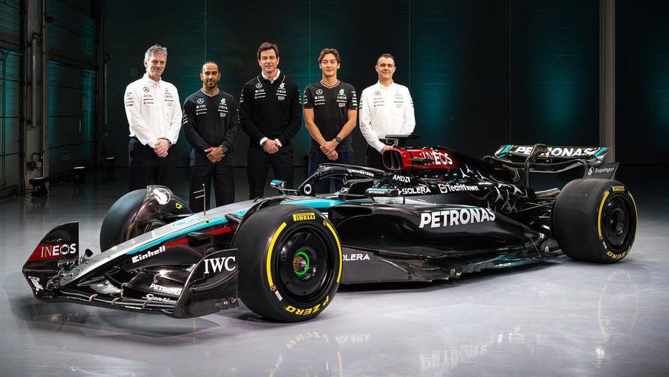 Odtajnili posledný Mercedes Lewisa Hamiltona. Ponaháňa Red Bull?