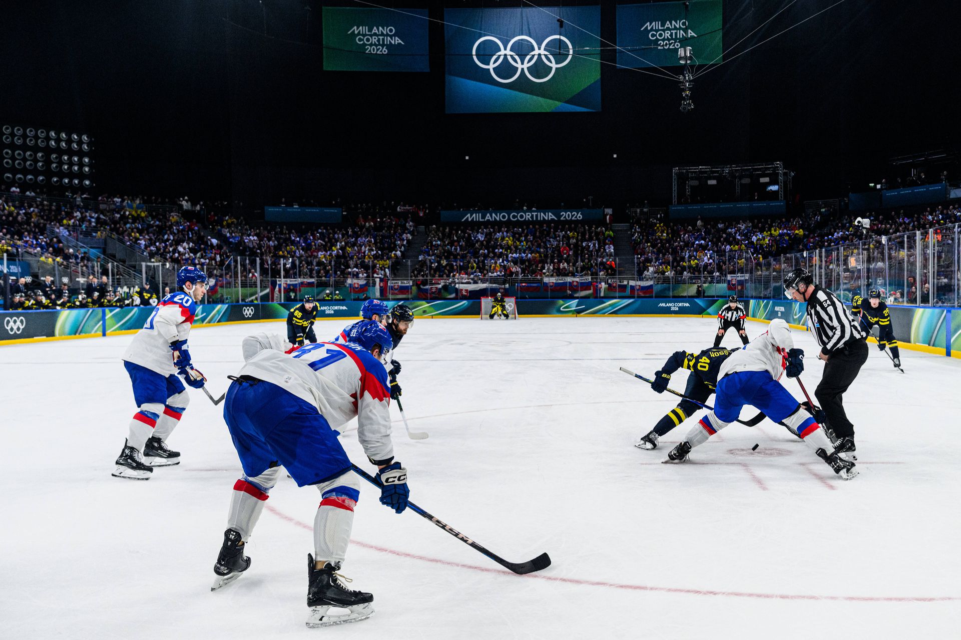 Momentka zo zápasu Slovensko - Švédsko na ZOH 2026.