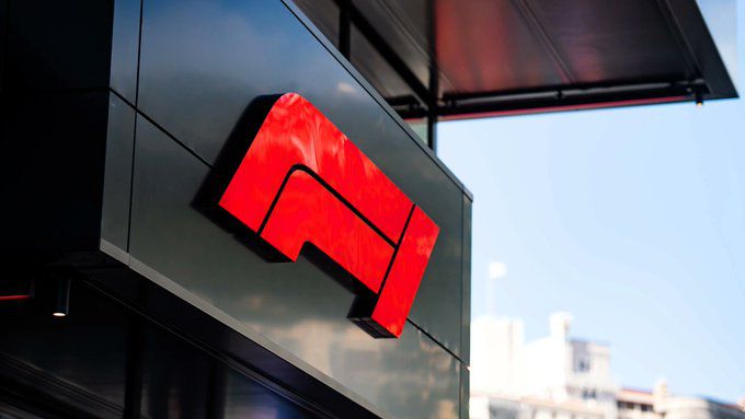 Aprílové preteky Formuly 1 sú zrušené! Blízky východ hlási stopku, kráľovná motošportu má pauzu