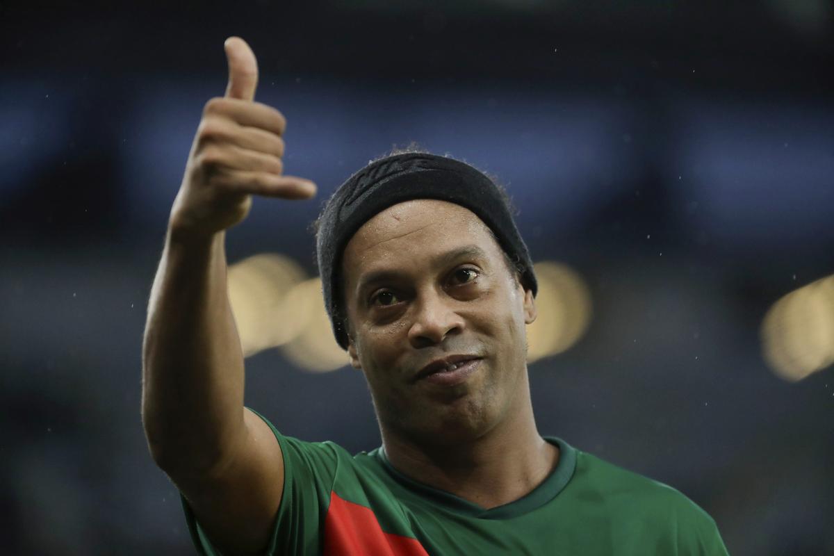 Ronaldinho je oficiálne späť. Posledný gól v kariére chce dať v drese talianskeho klubu