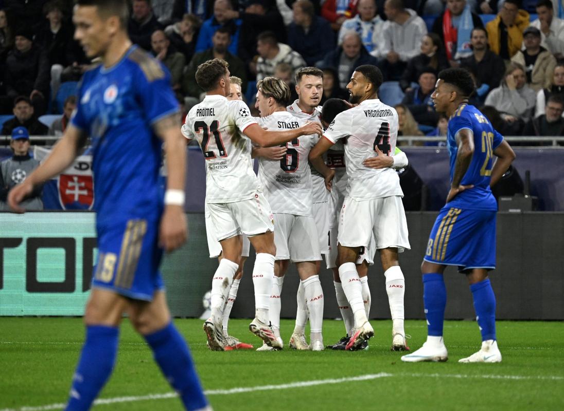 Slovan zlomil sporný verdikt a vlastenec. Experti zhodne: Rozhodca sa upískol, gól mal platiť