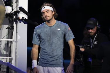 ATP Turnaj majstrov: Očakávané, no smutné vyústenie problémov. Tsitsipas po skreči odstúpil