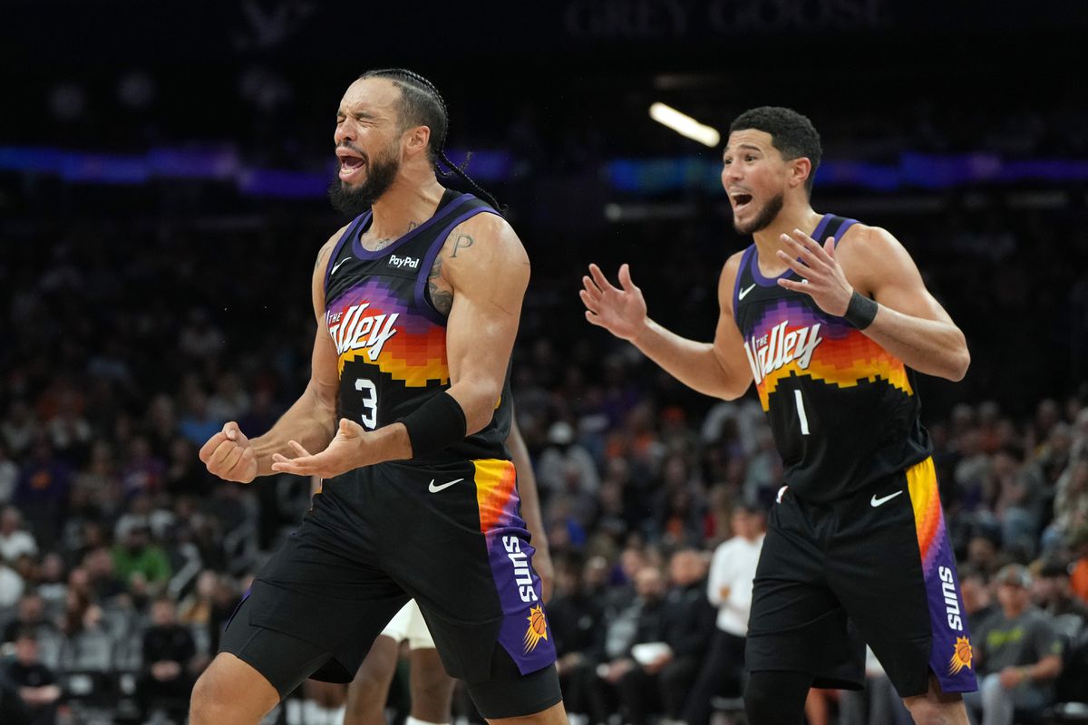 VIDEO NBA: Phoenix deklasoval finalistu. K predĺženiu série ich potiahol Devin Booker