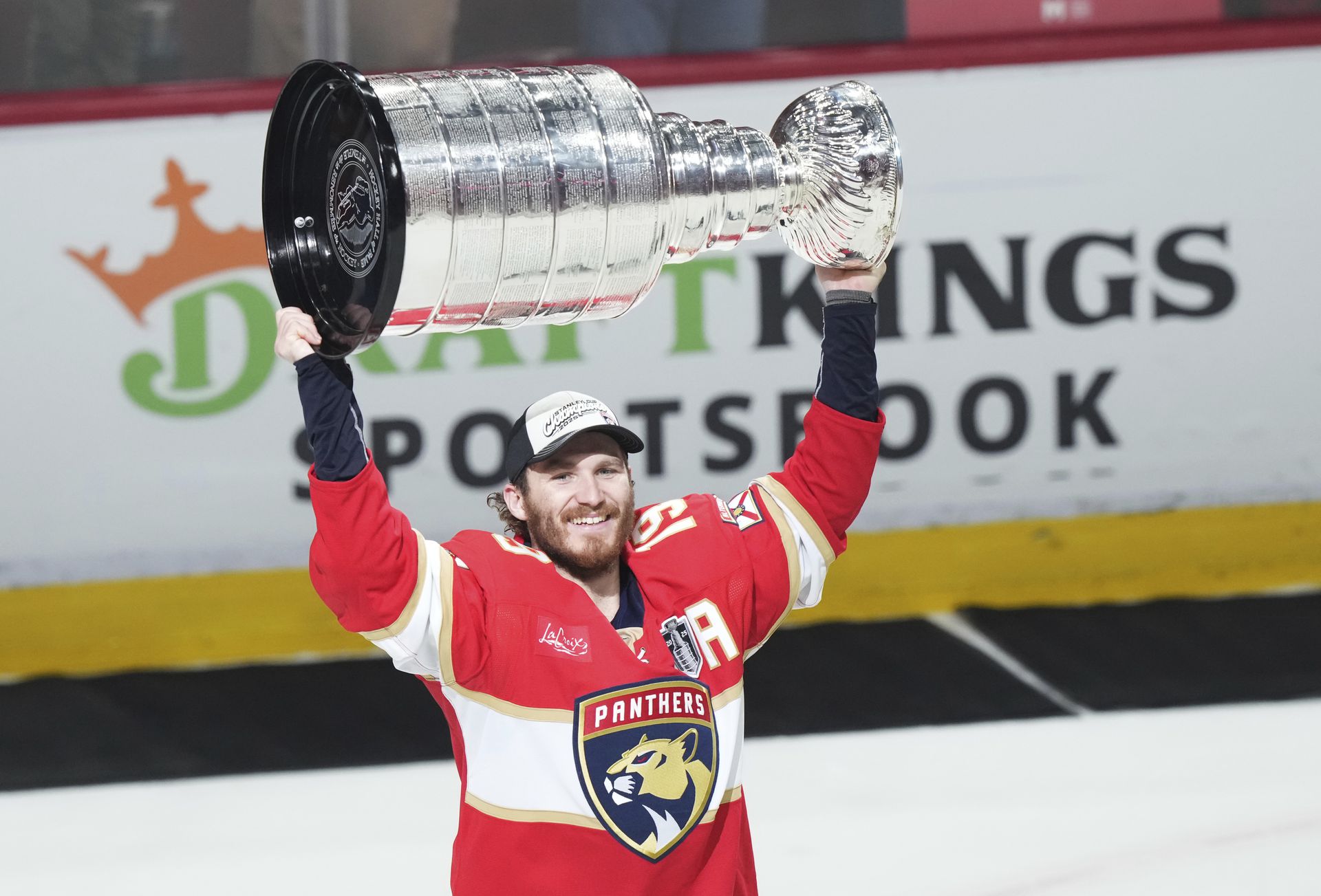 Matthew Tkachuk. Zdroj: SITA/AP