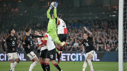 Kapitán Hancko priviedol Feyenoord k dobrému výsledku do odvety proti AS Rím