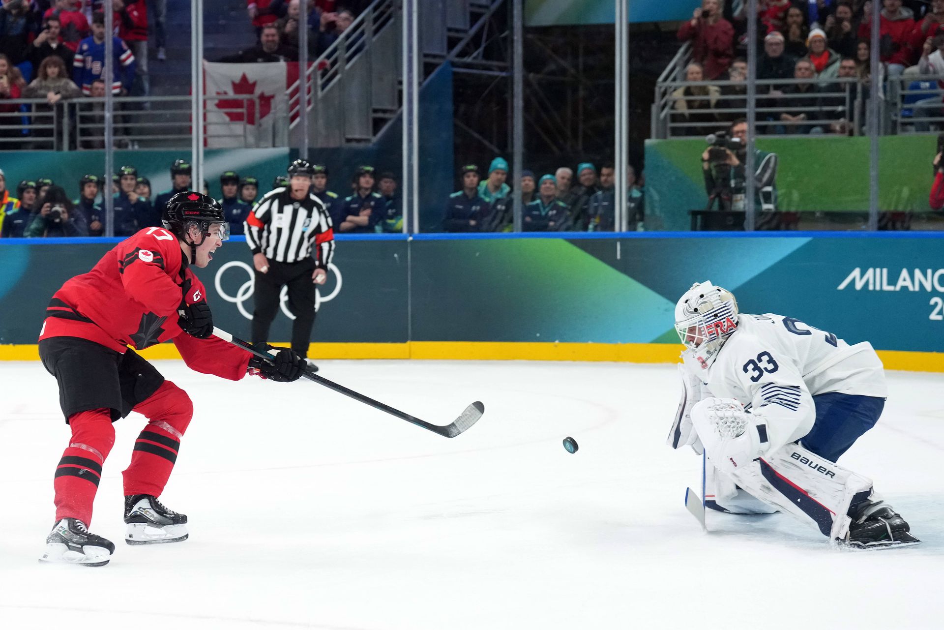 Kanadský hokejový útočník Macklin Celebrini. Zdroj: IMAGO