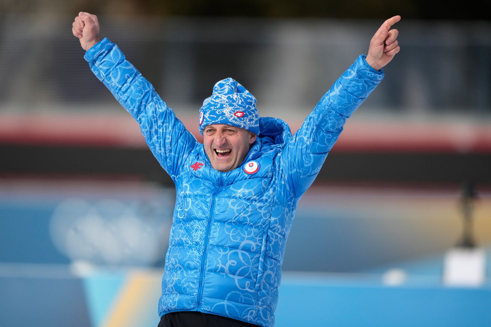 Pavol Hurajt si v talianskej Anterselve prebral striebornú medailu zo ZOH 2010. Zdroj: SITA/AP