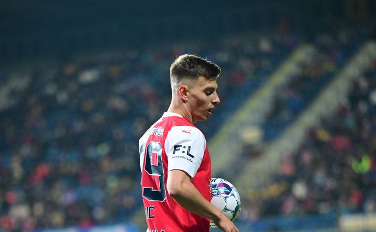 Zavaril hviezdam AC Miláno a je možným riešením na problémový post Slovenska: Bol by to sen