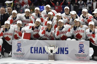 MS žien: Dramatické vyvrcholenie šampionátu. Kanada získala trinásty titul v histórii