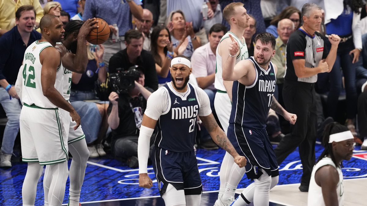 NBA: Ešte nie je po všetkom! Boston prvý mečbal nevyužil, od Dallasu dostal poriadny výprask | Šport.sk