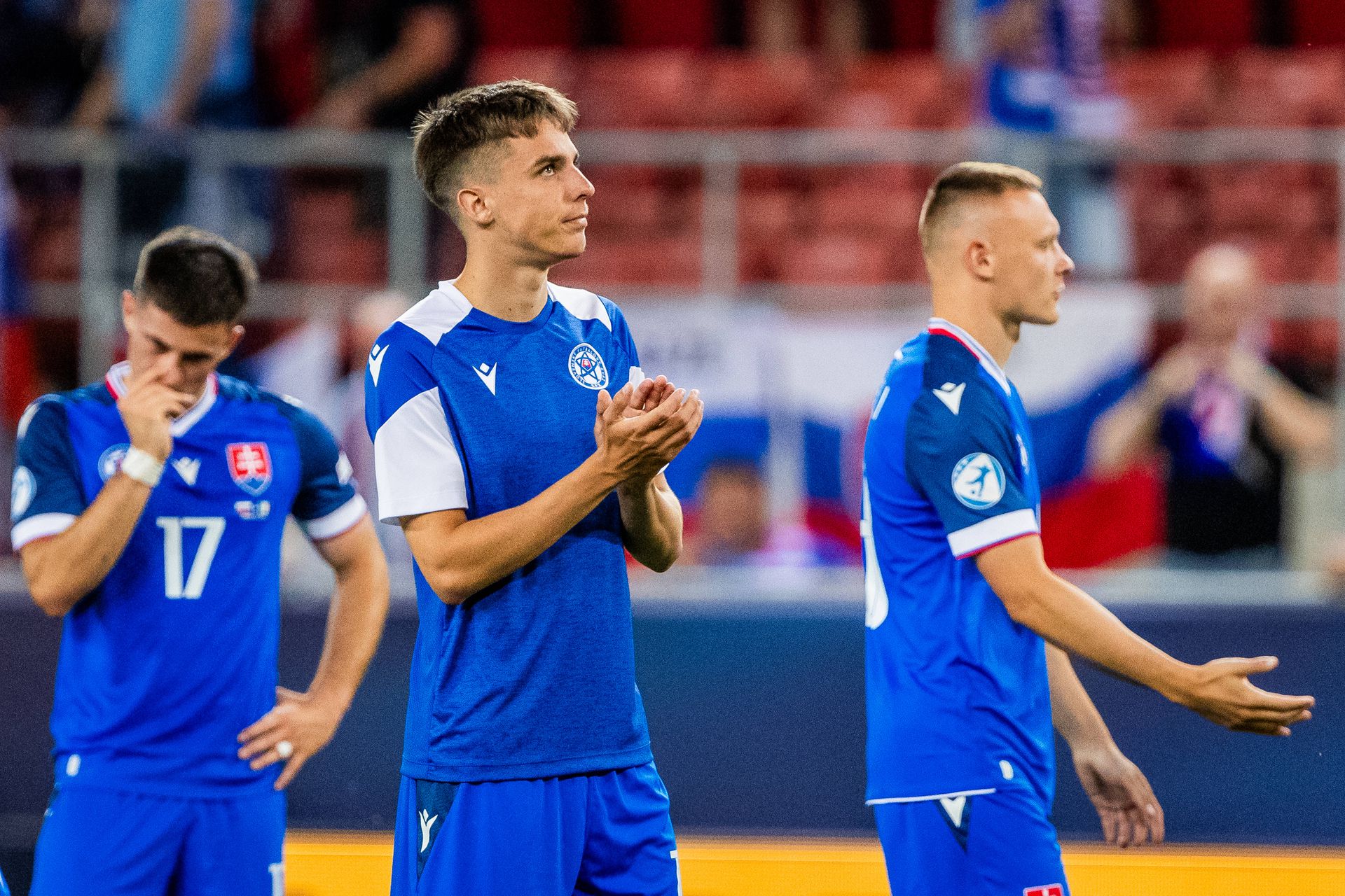Hráči Slovenska po zápase s Talianskom na EURO U21 2025.
